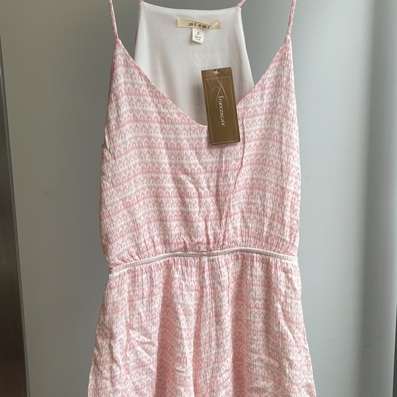 NEW WITH TAGS MIAMI PINK LACE ROMPER SIZE SMALL - Picture 2 of 5